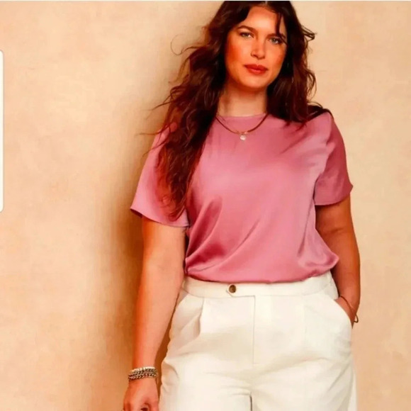 Banana Republic Essential Silk Top - Picture 1 of 12